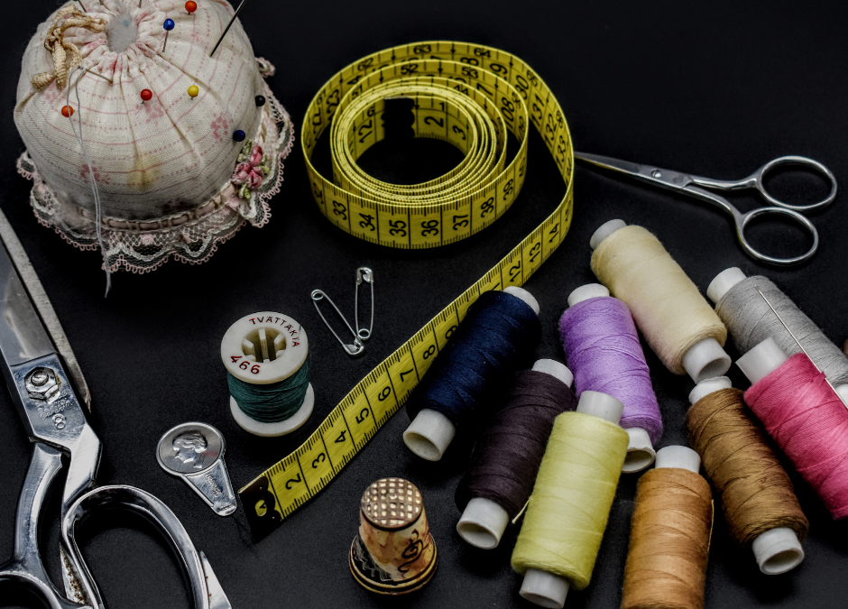 Cómo hacer un kit básico de costura para principiantes